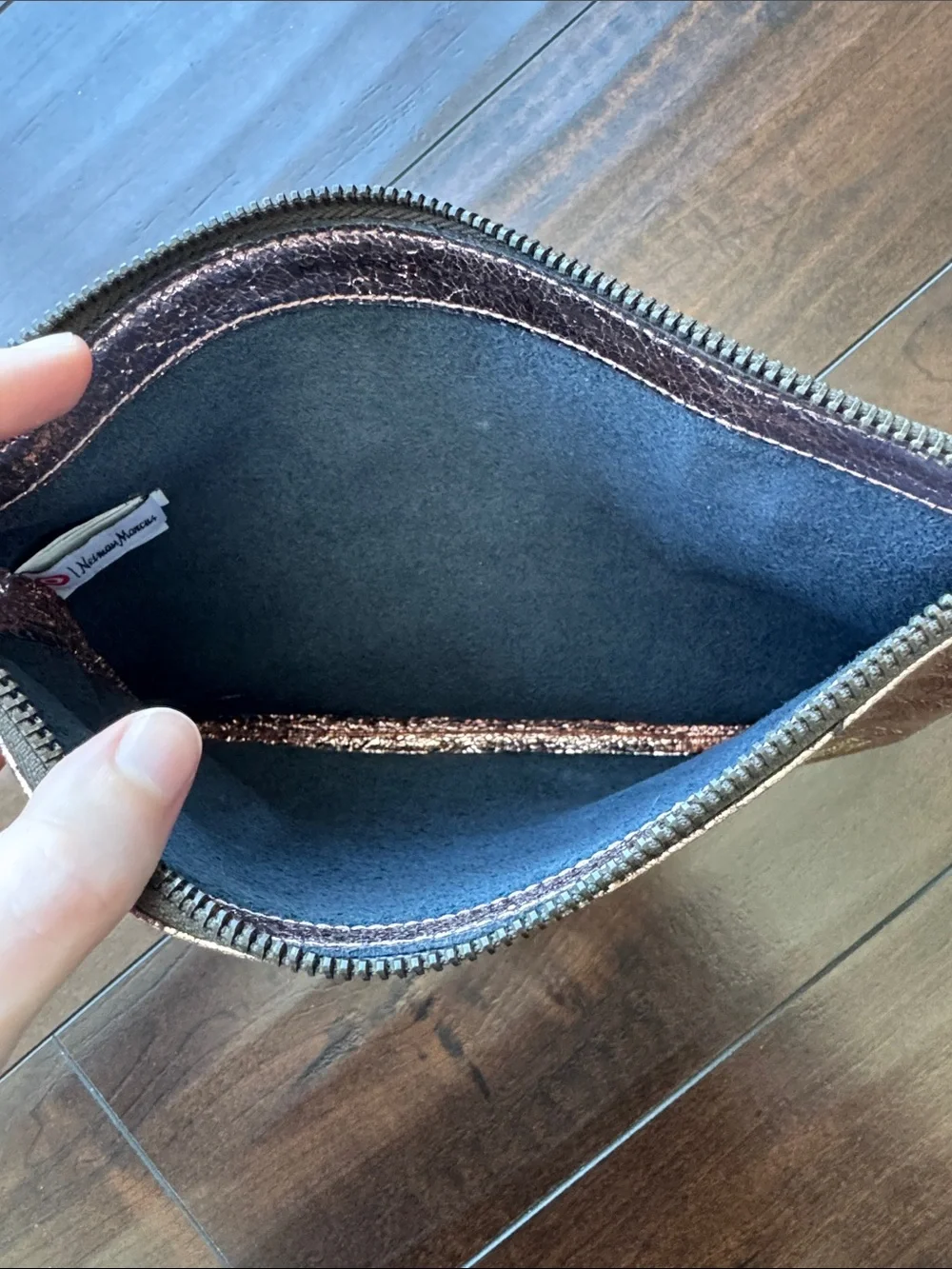 Marc Jacobs Silver Metallic Crackle Zip Pouch - Picture 2 of 4